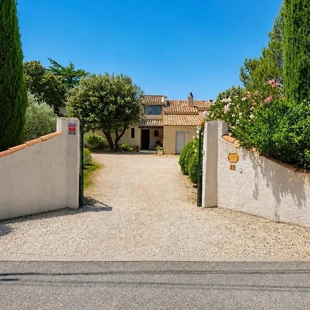 Standing Day Piscine En Provence Gardoise *
